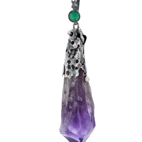 Zawieszka ze srebra oksydowanego z ametystem
