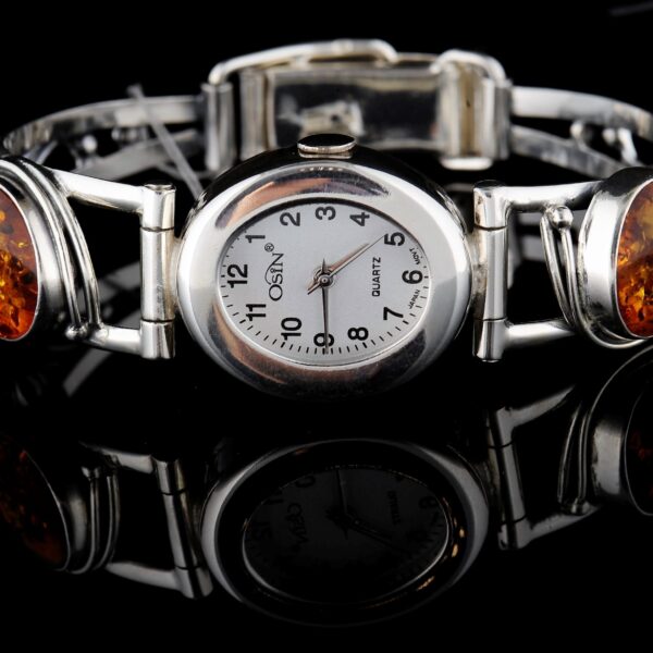 Zegarek ze srebra z bursztynem naturalnym