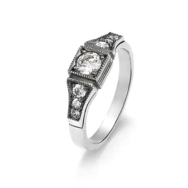 Pierścionek ze srebra oksydowanego z cyrkoniami