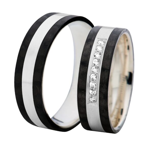 Obrączki z carbonu i ze srebra z brylantem