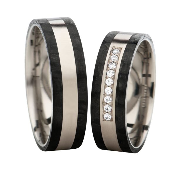 Obrączki z carbonu i tytanu z brylantem