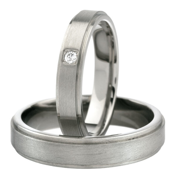 Obrączki z tytanu z brylantem